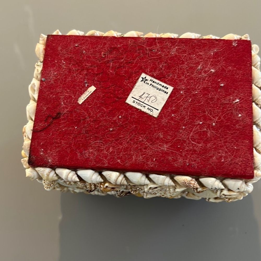 Vintage Shell Encrusted Jewelry Box - Picture 4 of 5